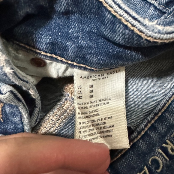 American Eagle distressed jean shorts - Picture 3 of 3